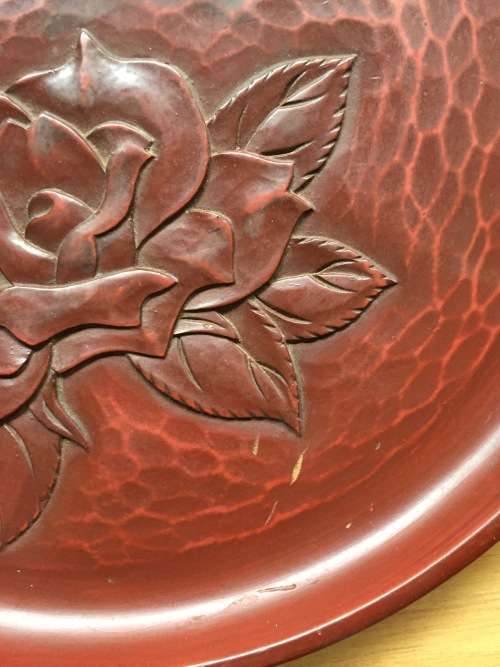 Kamakura-bori Negoro red lacquerware circular tray